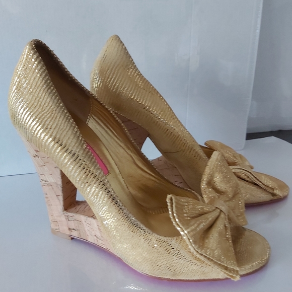 Golden Betsey Johnson Heels with Bow - Picture 4 of 8